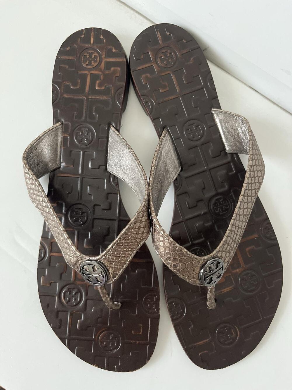 Tory Burch Sandals Womens Size 10 M Gold Leather Thong Logo Flip Flop Flat